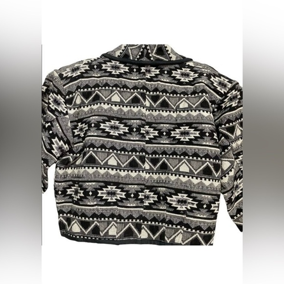 Crazy Cowgirl Women's Aztec Southwestern Print Knit Crop Jacket Boho Size M - Picture 4 of 4